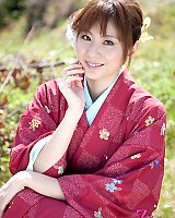 Yuna asami traditional dress
