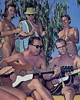 Voyeur pictures: Vintage beach nudist