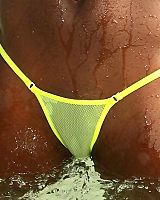 Ebony Girl Posing In Wet Threesome Bikini Cameltoe Near The Beach