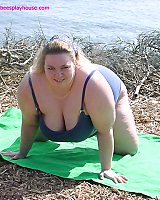 Chunky Amateur Getting Naked Outdoors